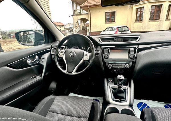 Nissan Qashqai cena 45900 przebieg: 89555, rok produkcji 2015 z Ostrołęka małe 137